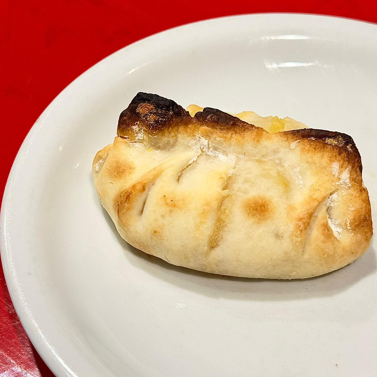 Empanada de Cebolla y Queso