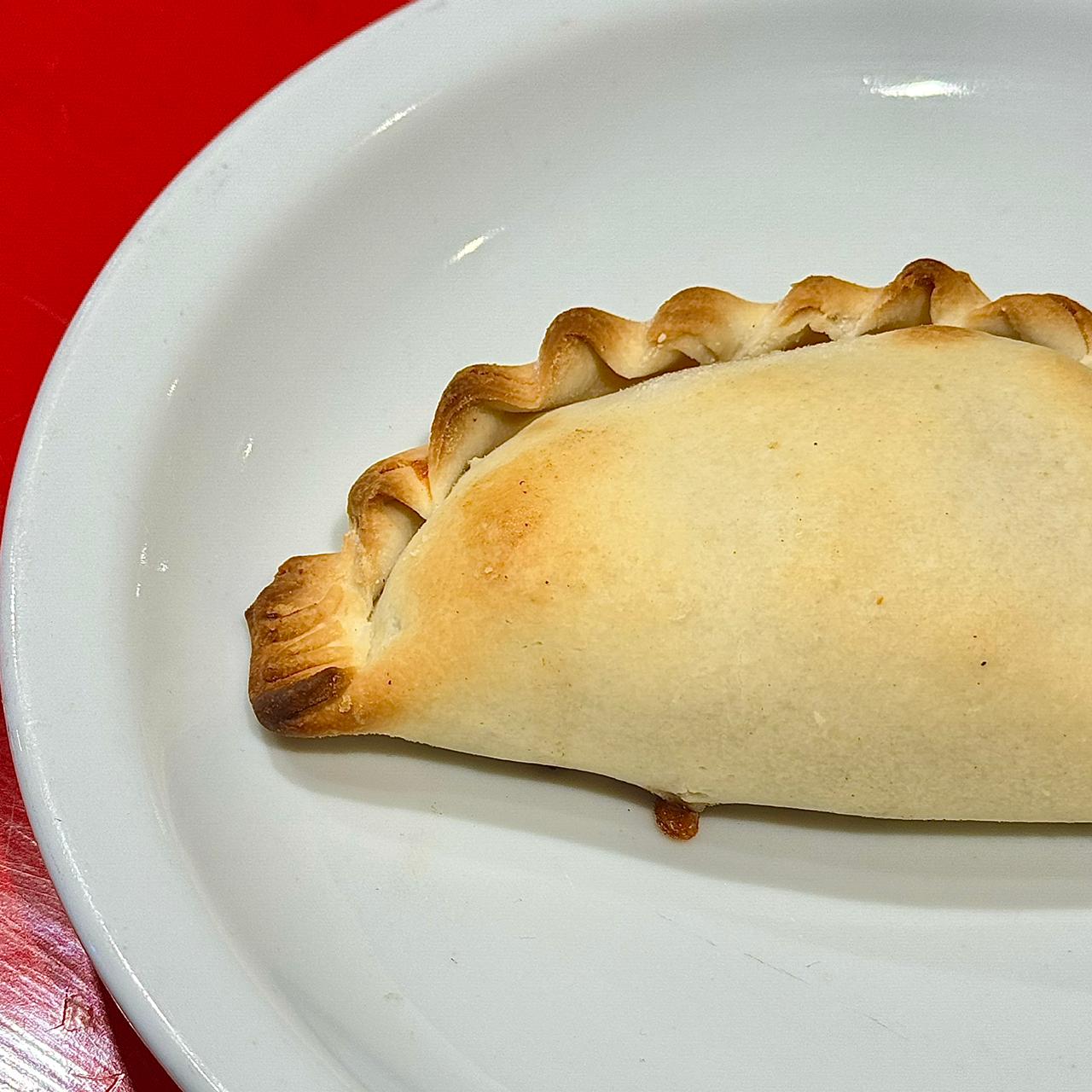 Empanada de Vacío y Provolone