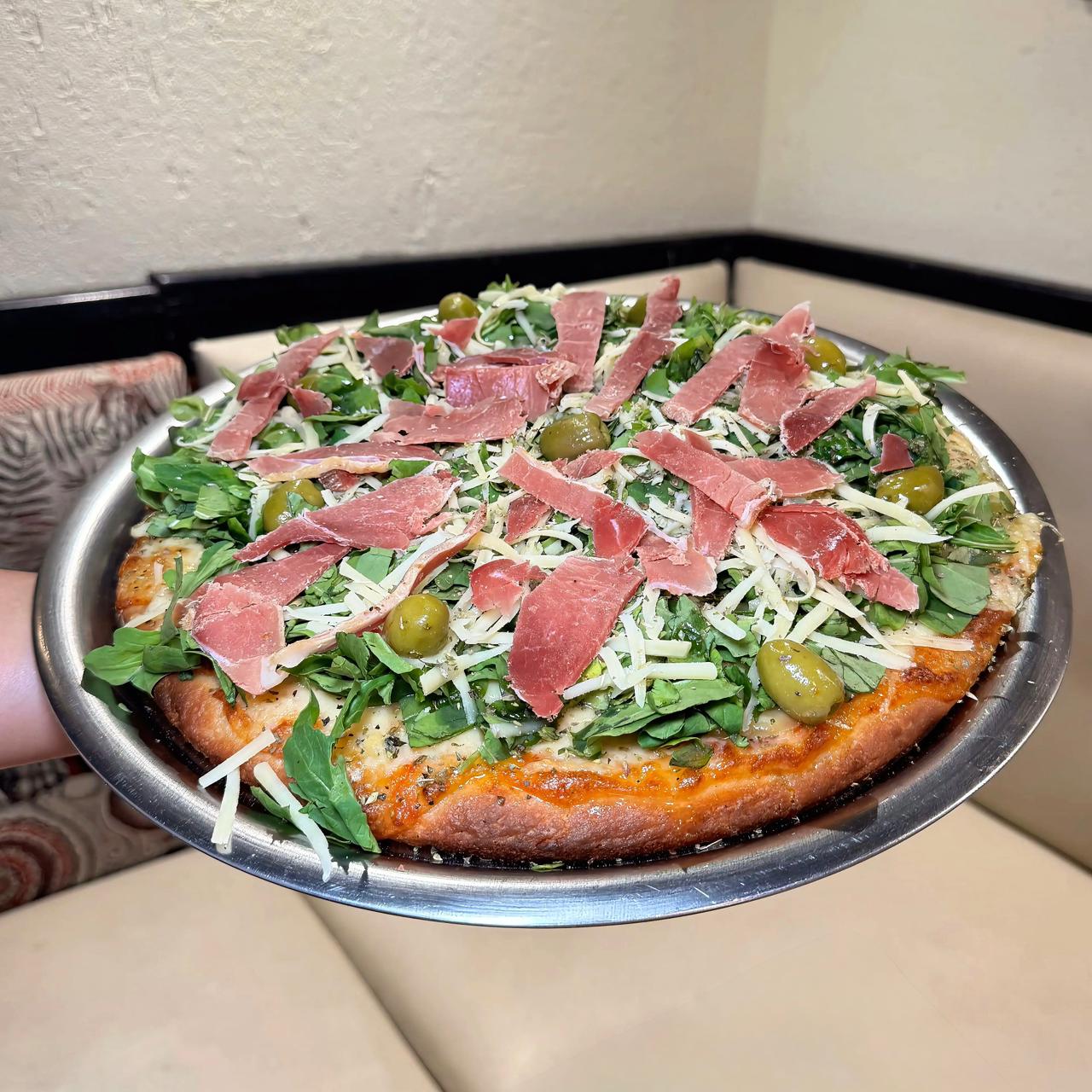 Pizza de Rúcula y Jamón Crudo